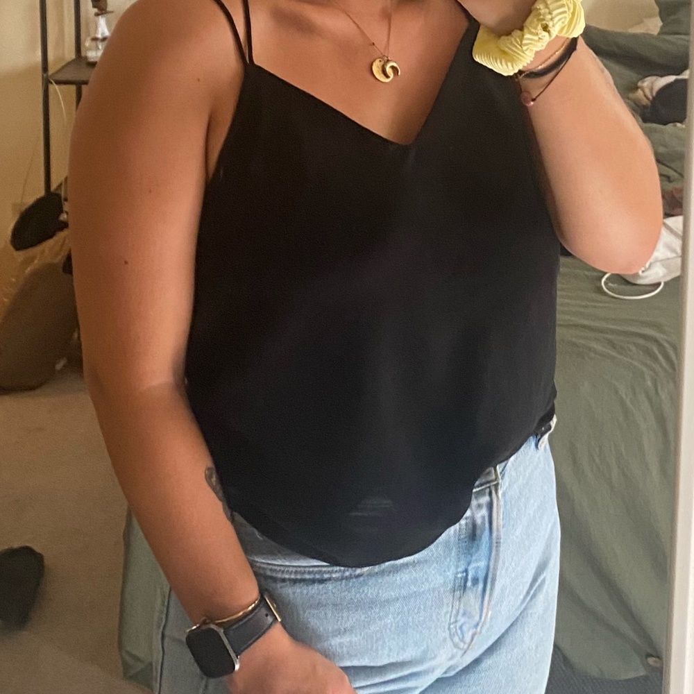 BLACK TANK TOP